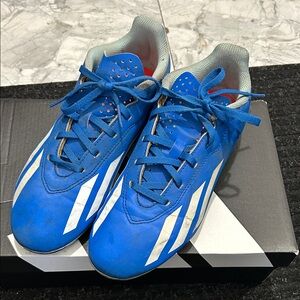 The Adidas X Crazyfast.4 cleats sz 6